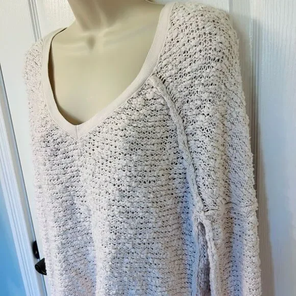 Free People Songbird Knit Boucle V-Neck Ivory Sweater! - Picture 6 of 7